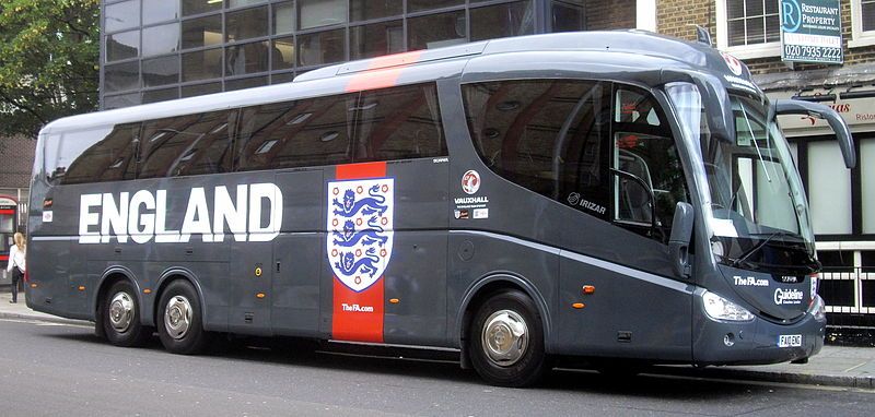 800px-England_team_bus_Guideline_Coaches_London_FA10_ENG_2010_Scania_K400EB_Irizar_PB_London_8_June_2011_zpsd4d751b0.jpg
