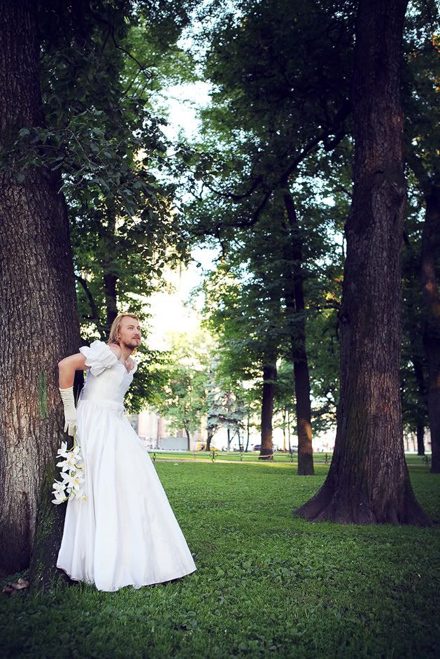 lady in white